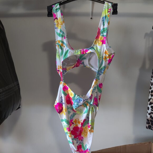 NWT Salt + Cove Juniors' Knot-Front Square Neck One-Piece Size S $50 FF291 - Picture 2 of 2